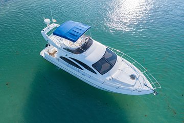 4-Hour Private 42' Azimut Yacht Tour w/ Food, Open Bar & Snorkeling