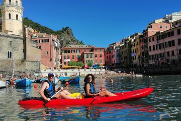 Kayak tour from Monterosso to Vernazza-Maimuna cave + Snorkeling