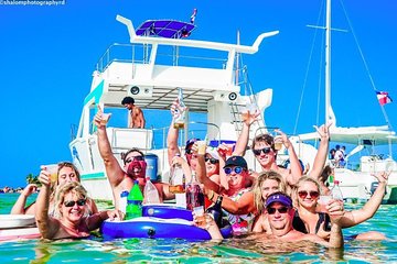 Catamaran Cruise,Snorkel & Natural Pool (open bar ) along Punta Cana Coast