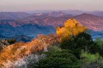Mutianyu Great Wall Private VIP Tour with Peak Restaurant Dining and Cable Car