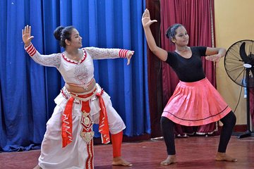 Sri Lankan Drum & Dance Lesson