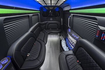 8hr Napa Valley Wine Tour in a 12 Passenger Mercedes Sprinter Limo Van