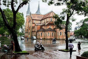 Full-day CU CHI TUNNELS & HO CHI MINH CITY HISTORICAL TOUR