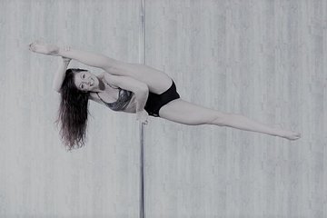 Pole dance trial lesson