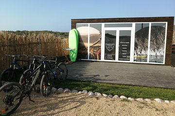 Surfboard rental with wetsuit up to 5 days
