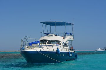 Full-Day Private Boat Tour of Giftun Island with Snorkeling