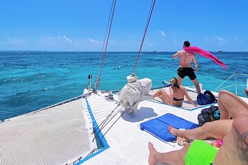 Day at a Catamaran! Open Bar, Music and Snorkel