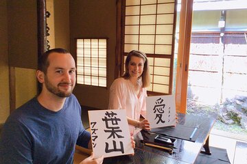 Calligraphy (PRIVATE) in Kyoto Shodo Experience in Kyoto MAIKOYA