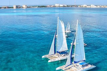Isla Mujeres Tour with Snorkel Open Bar Lunch and Beach Club