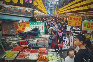 Night Market Food Tour in Keelung