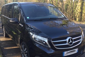 CDG Paris airport transfer in private van