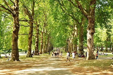 The finest street in London: A self-guided audio tour around St James'