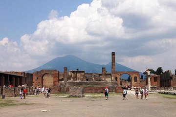 Transfer from Naples to Positano with stop at Pompeii