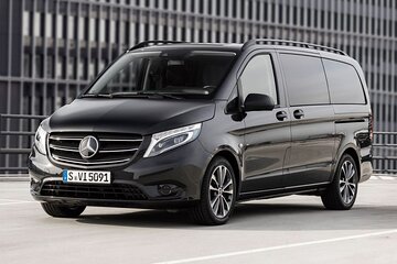 Arrival Private Transfer from Paris CDG or ORY Airports to Paris by car or van