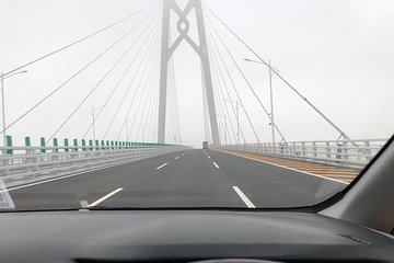 Hong Kong Private Transfer to Macau hotel over Bridge