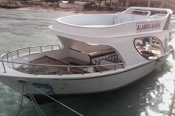 Private boat snorkelling from hurghada