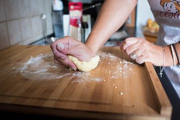 Private Pasta & Tiramisu Class at a Cesarina's home with tasting in Altamura