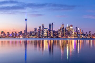 Scenic Toronto Night Tour with Boat Ride
