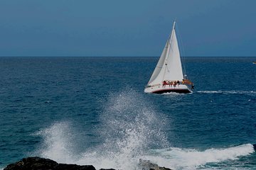 Sailing and Snorkeling Day Tour to Les Saintes