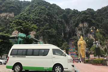 Chauffeur: Kuala Lumpur to Singapore Transfer [Van]