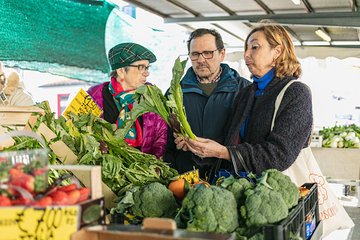 Local market visit and private cooking class at a local's home in Positano