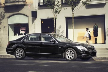 Arrival Private Transfer Antwerp Airport ANR to Antwerp by Luxury Car or Van