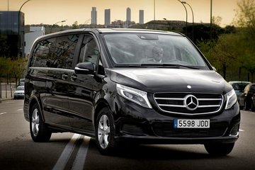 Private Luxury Van Arrival Transfer: from Charles de Gaulle Airport to Paris