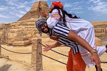 Half-day Private Tour to Giza Pyramids with Camel Ride