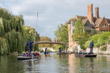 Shared | Cambridge University Punting Tour led by University Students