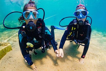 Small Group Diving Baptism Experience in Girona