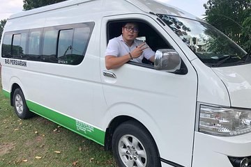 Chauffeur: Johor Bahru to Singapore Van Transfer