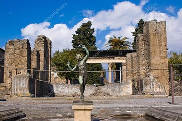 Transfer from Positano to Naples with stop at Pompeii