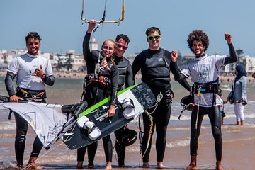 Kitesurfing lessons with Ananas