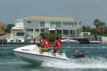 Curacao Shore Excursion: Aquaboat Snorkel Tour