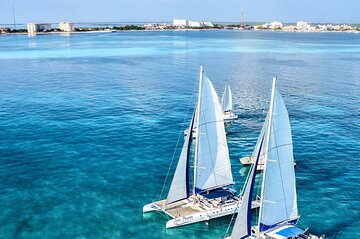 All Inclusive Sailing tour to Isla Mujeres with Snorkeling from Riviera Maya
