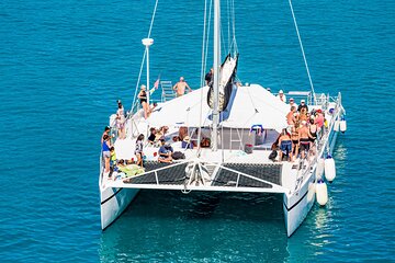 Snorkel adventure to Isla Mujeres by Catamaran. Open Bar and buffet included.