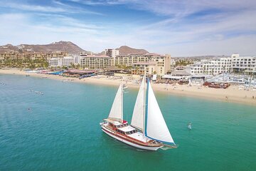 Luxury Yacht Snorkeling & Lunch Cruise from Cabo San Lucas