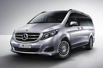 Private round trip Gatwick Airport LGW - London by business or luxury car or van