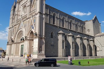 Private daytour Tuscany 699 euro van Mercedes V class