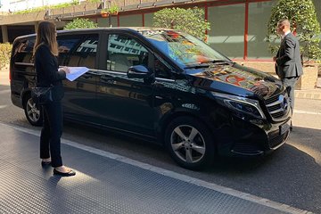 Private Transfer from London Gatwick Airport to Central London by luxury minivan