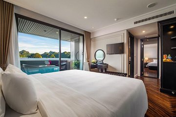 6 stars cruise 3d-2n: biking,BBQ, golf course,cave,transfer, meals,kayak,pool