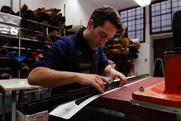 Handicraft lesson in the Leather Workshop in Florence
