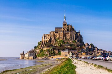 Paris to Mont-Saint-Michel : Round-Trip Private Transfer