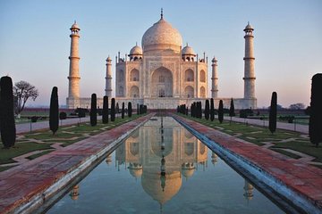 Taj Mahal private tour from Delhi with lunch & entrance fee