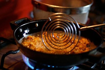 Authentic South Indian Cooking Class and Vegetarian Meal with a Local in Chennai