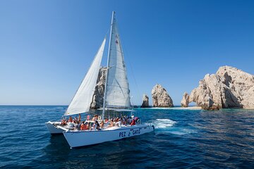 Catamaran Snorkel at Los Cabos! Gorgeous Snorkel & Fun Party