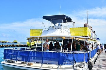 Isla Mujeres Unlimited Adventure! Open bar, Snorkel and Party!