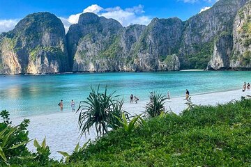 Phi Phi & Bamboo Islands Snorkeling Trip w/ Lunch and Fins by Speedboat