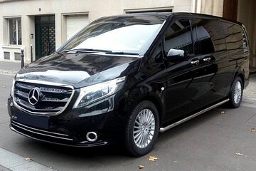 VERSAILLES CASTLE Private Round-Trip Transfer from Paris in Luxury Van
