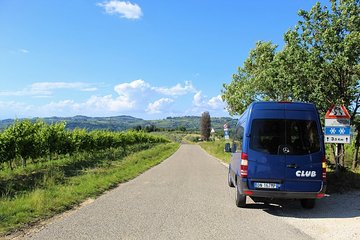 Tuscan Wine Tour in Lucca by shuttle